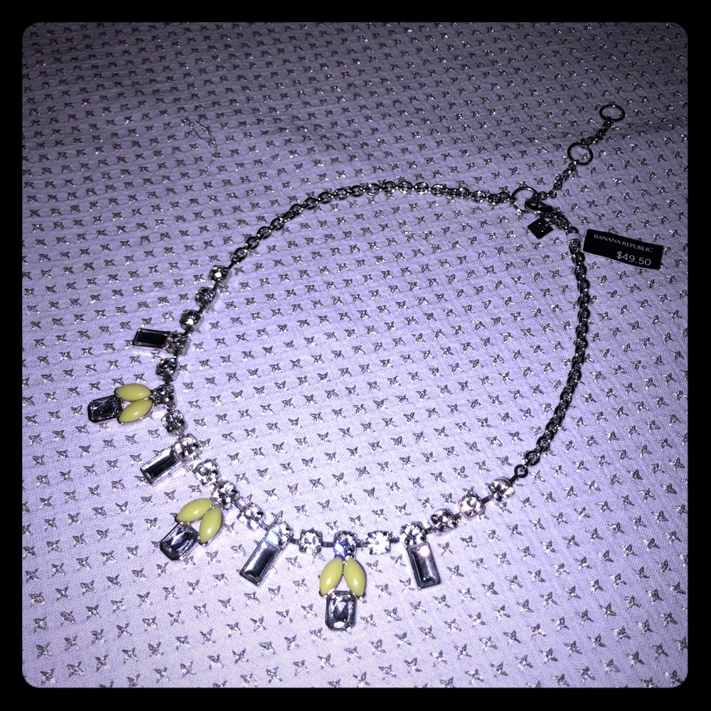 Banana republic necklace